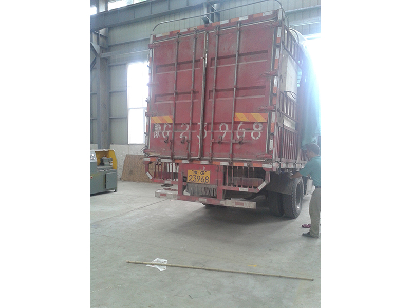 熱烈祝賀安徽張總再次購(gòu)買我公司一臺(tái)中心孔研磨機(jī)